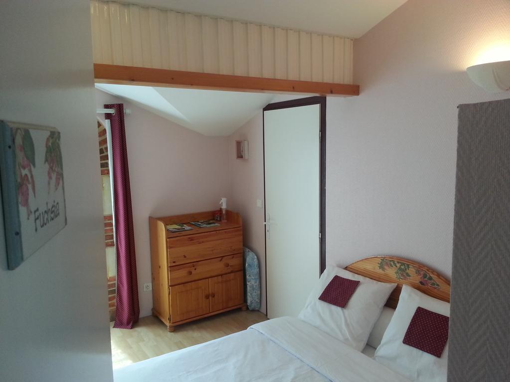 Chambres D'Hotes Au Grillon Dort Moustey Zimmer foto